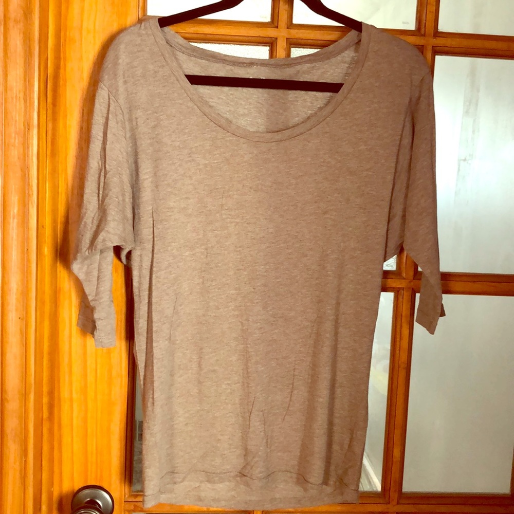 GAP tan T-shirt